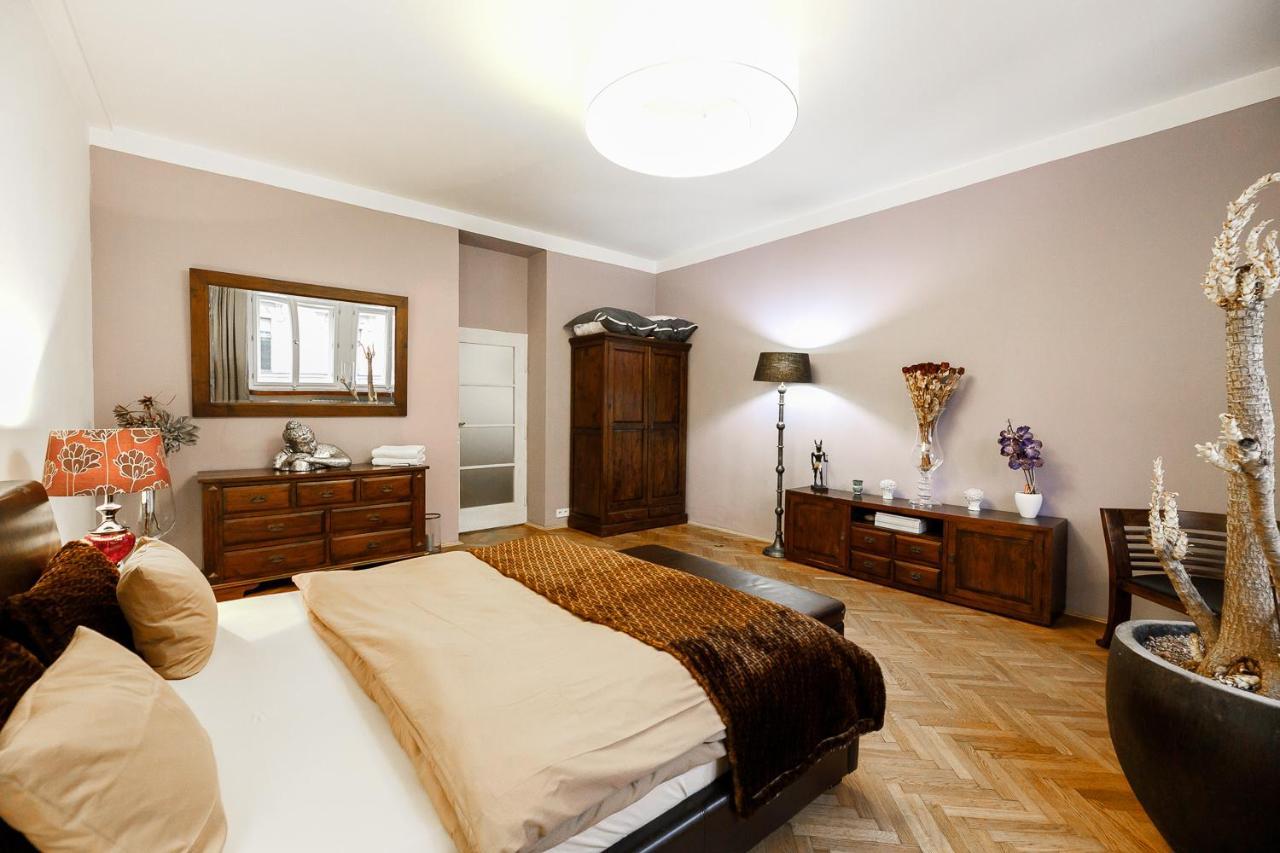 Luxury Apartment Dlouha Praga Esterno foto