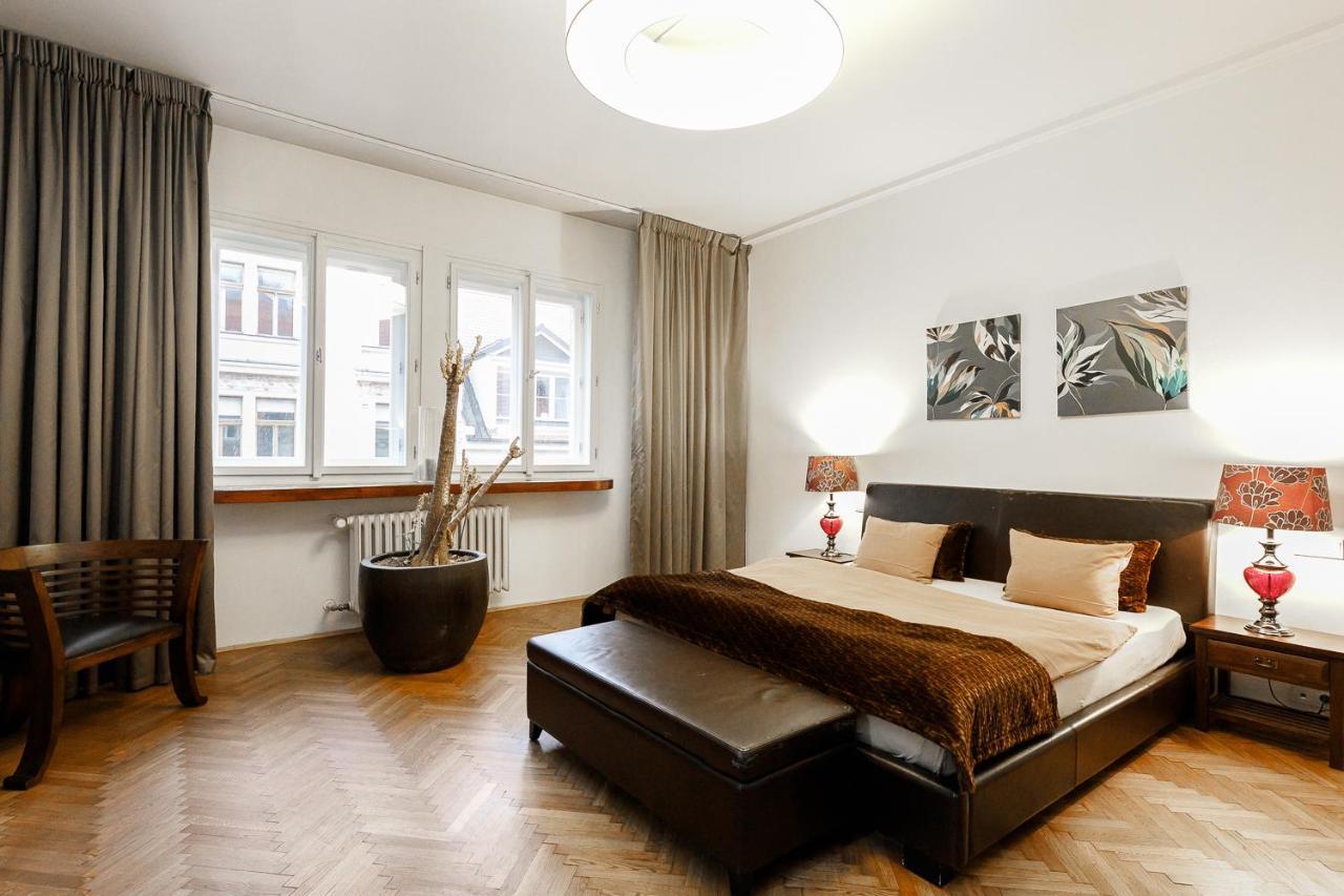 Luxury Apartment Dlouha Praga Esterno foto